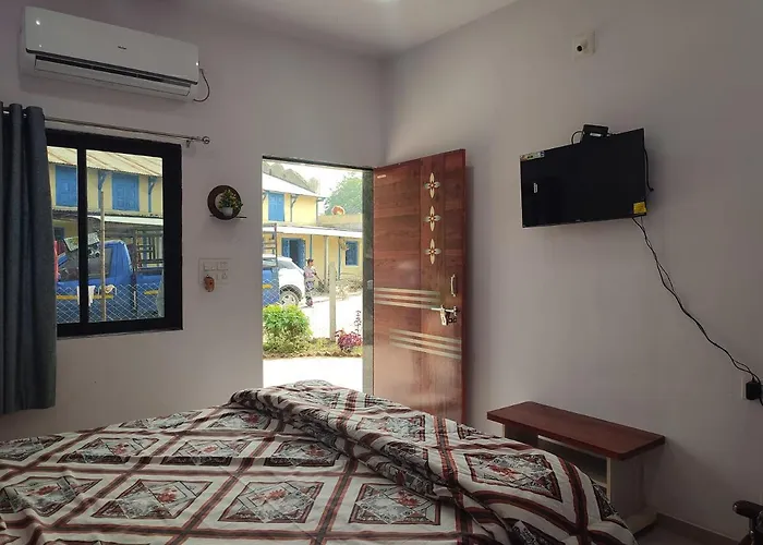 Vihaa & Jeel Nath Homestay